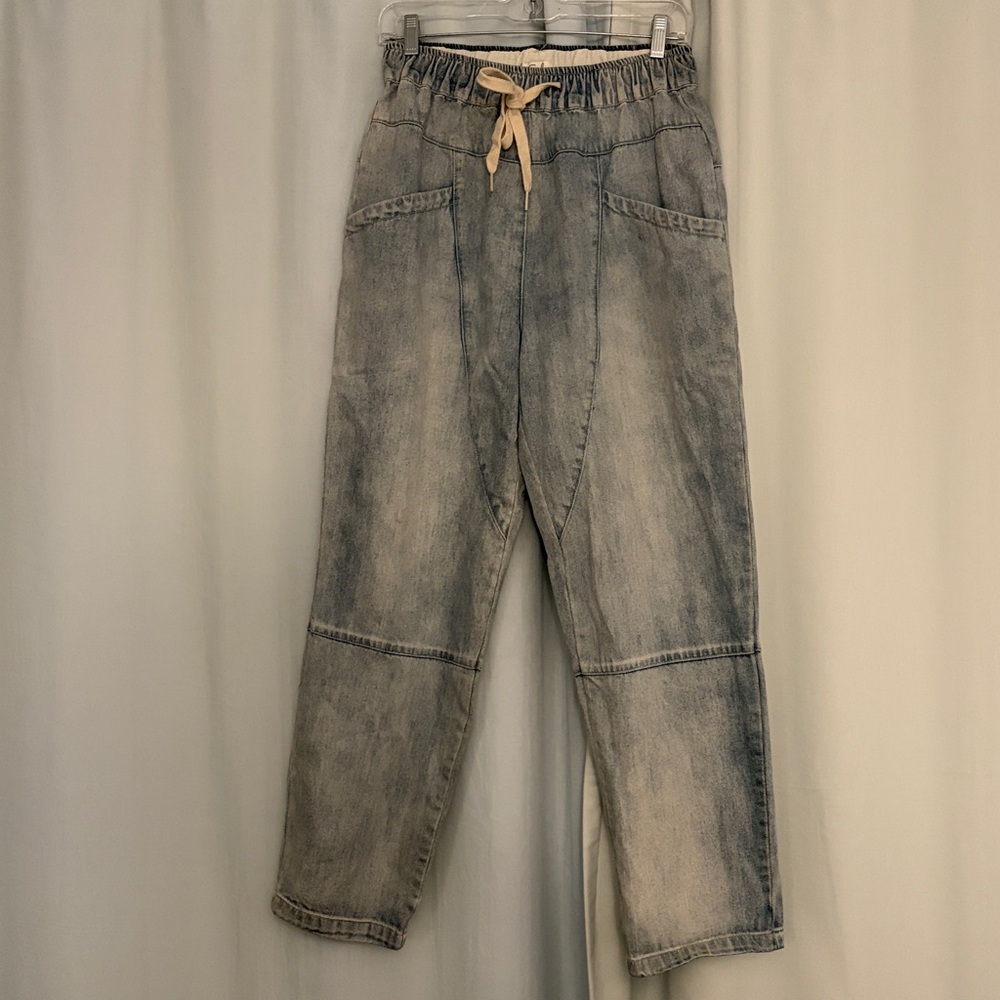 easel Light Wash High-Rise Drawstring Jeans